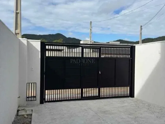 Sobrado 2 quartos e 3 banheiros, à venda, no bairro Rio Pequeno em Camboriú