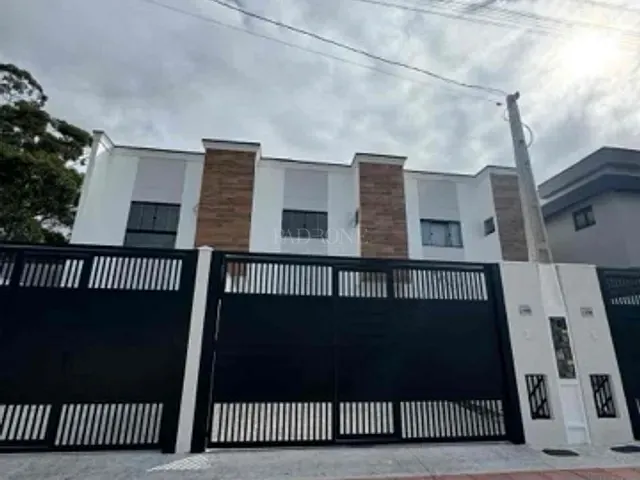 Sobrado 2 quartos e 3 banheiros, à venda, no bairro Rio Pequeno em Camboriú