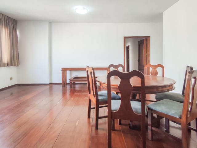 Apartamento 4 quartos e 5 banheiros, à venda, no bairro Batista Campos em Belém