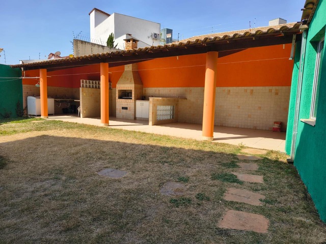 Apartamento 4 quartos e 2 banheiros, para alugar, no bairro Castelo em Belo Horizonte