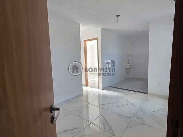 Apartamento 2 quartos e 1 banheiro, à venda, no bairro Chácara Estância Paulista em Suzano