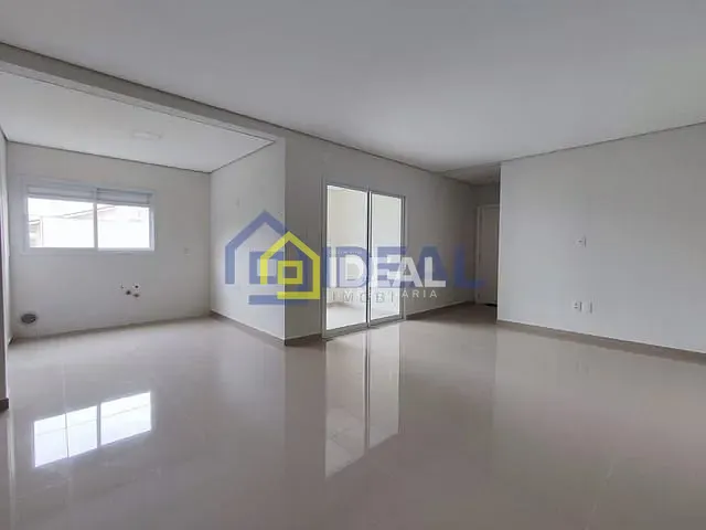 Apartamento 3 quartos e 2 banheiros, à venda, no bairro Parque de Exposições em Concórdia