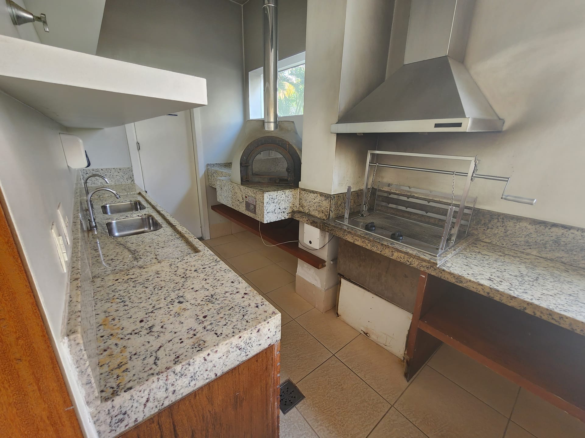 Apartamento para alugar com 2 quartos, 80m² - Foto 34
