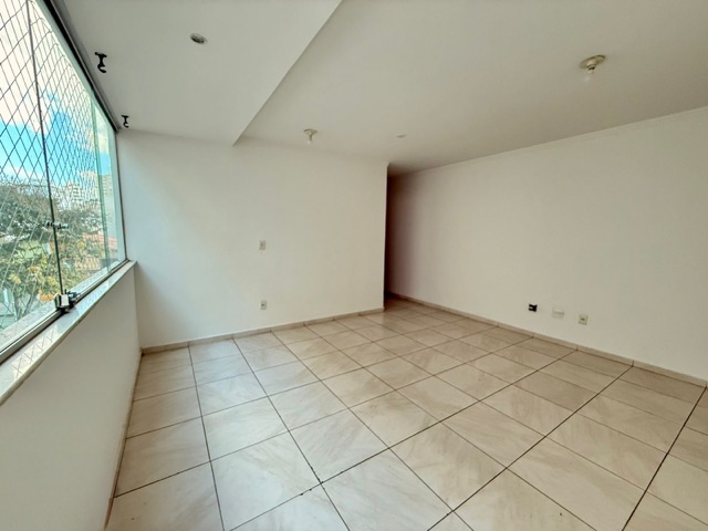 Apartamento 2 quartos e 2 banheiros, para alugar, no bairro Castelo em Belo Horizonte
