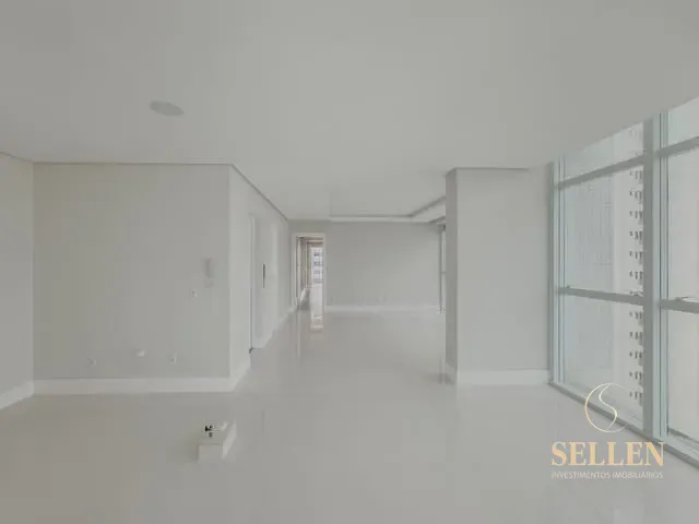 Apartamento 4 quartos e 5 banheiros, à venda, no bairro Centro em Balneário Camboriú