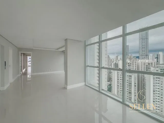 Apartamento 4 quartos e 5 banheiros, à venda, no bairro Centro em Balneário Camboriú