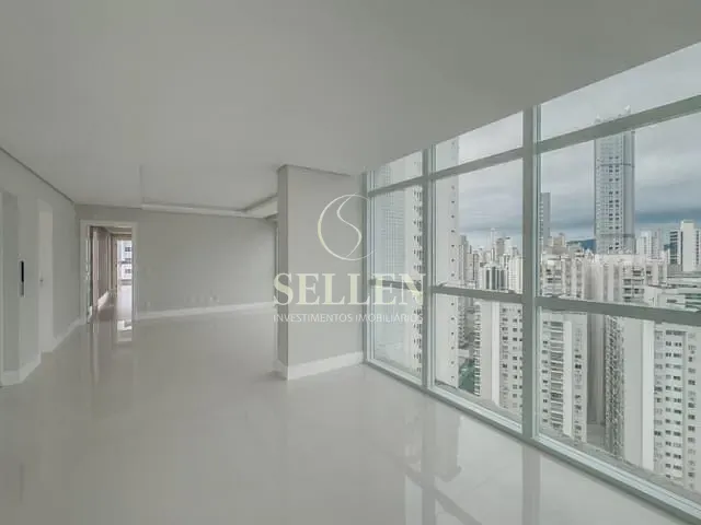 Apartamento 4 quartos e 5 banheiros, à venda, no bairro Centro em Balneário Camboriú