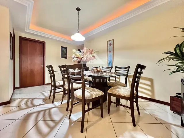Apartamento com 252m² 4 quartos e 3 banheiros, à venda, no bairro Vila Nova em Blumenau