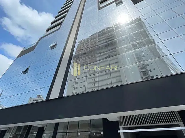 Apartamento com 135m² 3 quartos e 4 banheiros, à venda, no bairro Centro em Itapema