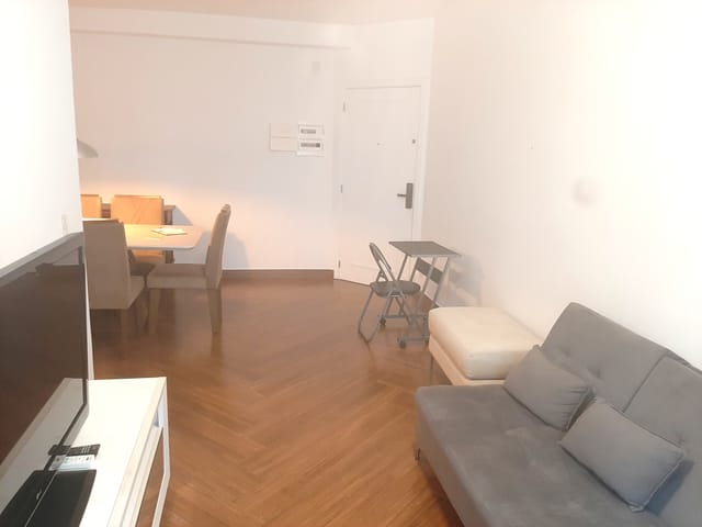 Apartamento com 135m² 3 quartos e 2 banheiros, à venda, no bairro Marapé em Santos