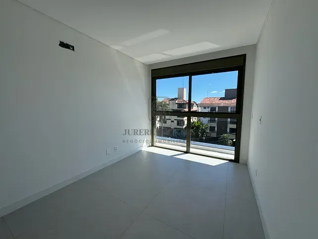 Apartamento 2 quartos e 3 banheiros, à venda, no bairro Jurerê em Florianópolis