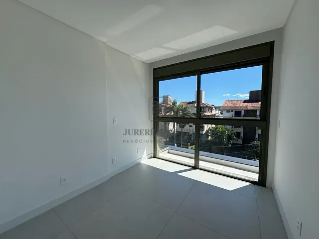 Apartamento 2 quartos e 3 banheiros, à venda, no bairro Jurerê em Florianópolis