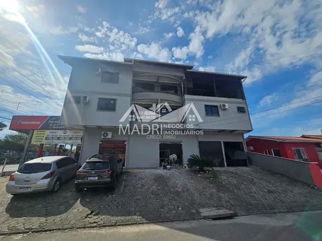 Apartamento com 90m² 2 quartos e 2 banheiros, para alugar, no bairro Madri em Palhoça