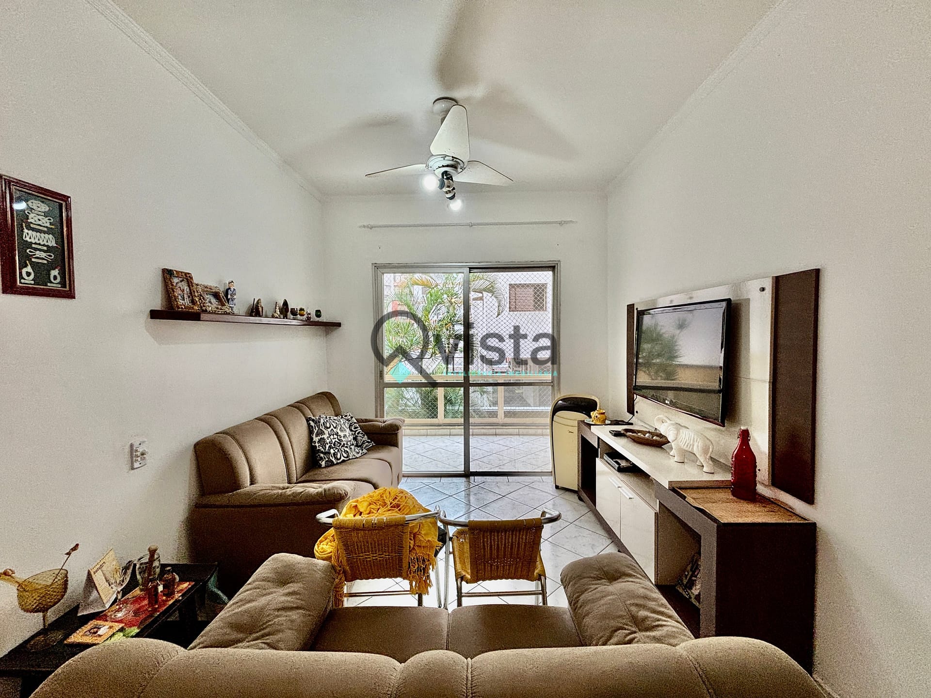 Apartamento à venda com 2 quartos, 70m² - Foto 2