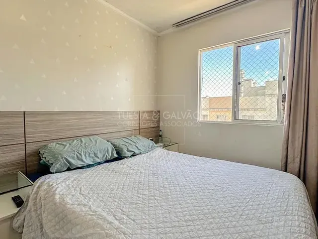 Apartamento com 49m² 2 quartos e 1 banheiro, à venda, no bairro Capão Raso em Curitiba