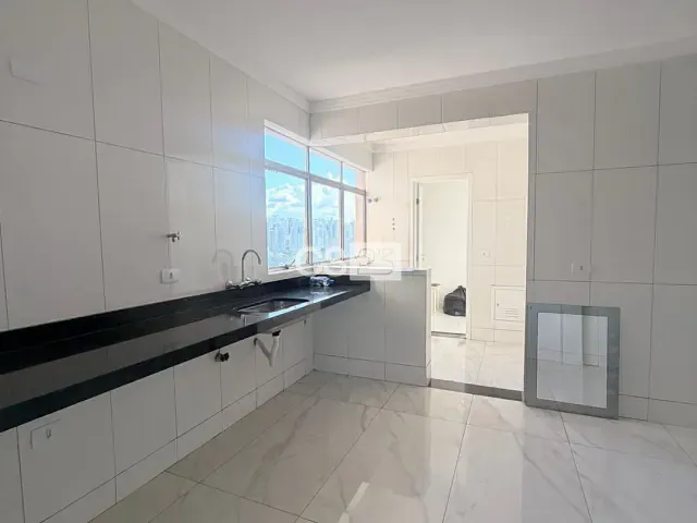 Apartamento com 210m² 4 quartos e 3 banheiros, à venda, no bairro Jardim Higienópolis em Londrina