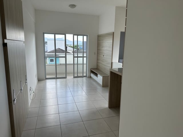 Foto do Apartamento - ALUGUEL - Apartamento de 2 quartos com otima posição solar , Varanda com churrasqueira | Costão Sul Imóveis