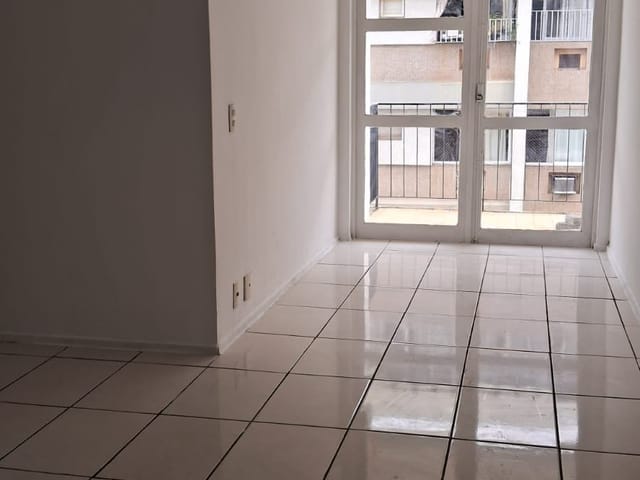 Apartamento 1 quarto e 2 banheiros, à venda, no bairro Tanque em Rio de Janeiro