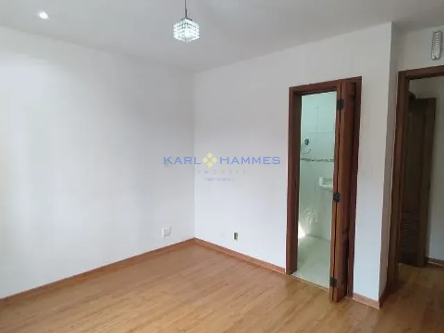 Apartamento 1 quarto e 1 banheiro, à venda, no bairro Alto da Serra em Petrópolis