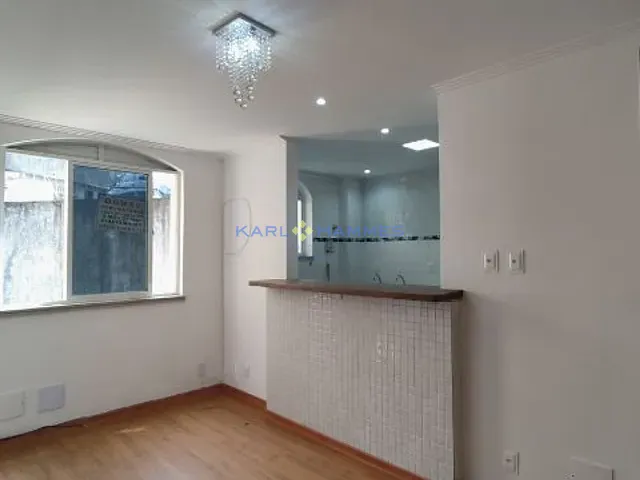 Apartamento 1 quarto e 1 banheiro, à venda, no bairro Alto da Serra em Petrópolis