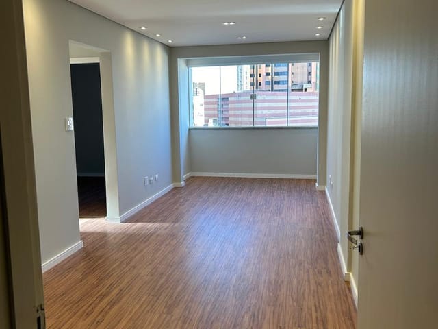 Foto do Apartamento - Apartamento à venda no Centro - Edifício Regina Izabel - Valor R$ 325.000,00 - Londrina, PR | NANDES CORREIA NEGÓCIOS IMOBILIÁRIOS
