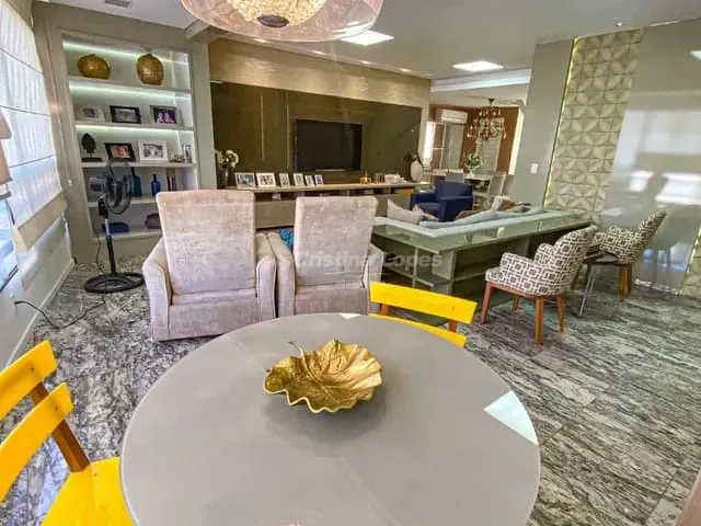 Cobertura / Penthouse 4 quartos e 7 banheiros, à venda, no bairro Jóquei em Teresina