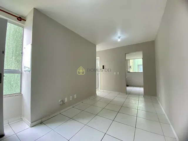 Apartamento com 50m² 2 quartos e 1 banheiro, à venda, no bairro Parque Independência em Barra Mansa