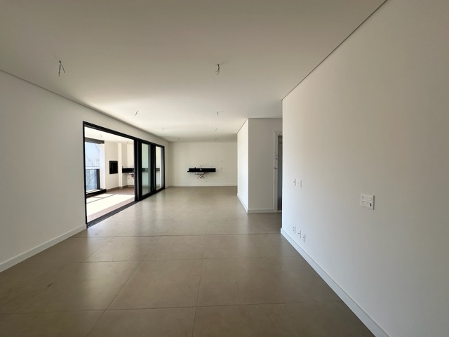 Foto do Apartamento - Edifício Trianon, apartamento à venda, Gleba Fazenda Palhano, Londrina, PR | Luciana Kauam Imóveis