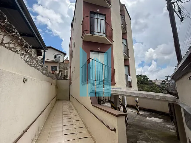 Apartamento 2 quartos e 1 banheiro, à venda, no bairro Vila Caio Junqueira em Poços de Caldas
