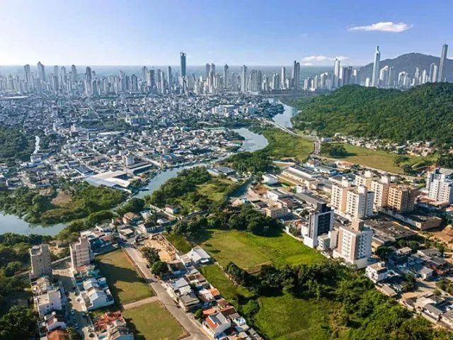 Apartamento com 120m² 2 quartos e 3 banheiros, à venda, no bairro São Francisco de Assis em Camboriú