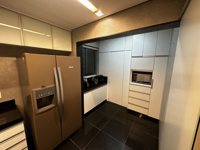 Apartamento 4 quartos e 2 banheiros, para alugar, no bairro Castelo em Belo Horizonte