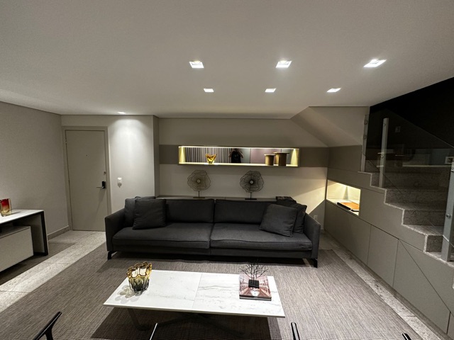 Apartamento 4 quartos e 2 banheiros, para alugar, no bairro Castelo em Belo Horizonte