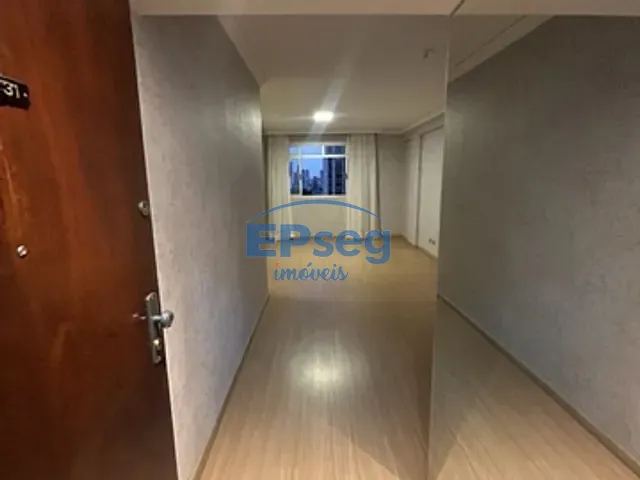 Apartamento 3 quartos e 1 banheiro, à venda ou para alugar, no bairro Centro em Londrina