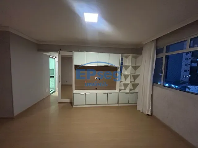 Apartamento 3 quartos e 1 banheiro, à venda ou para alugar, no bairro Centro em Londrina