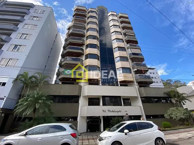 Apartamento 4 quartos e 4 banheiros, à venda, no bairro Centro em Concórdia