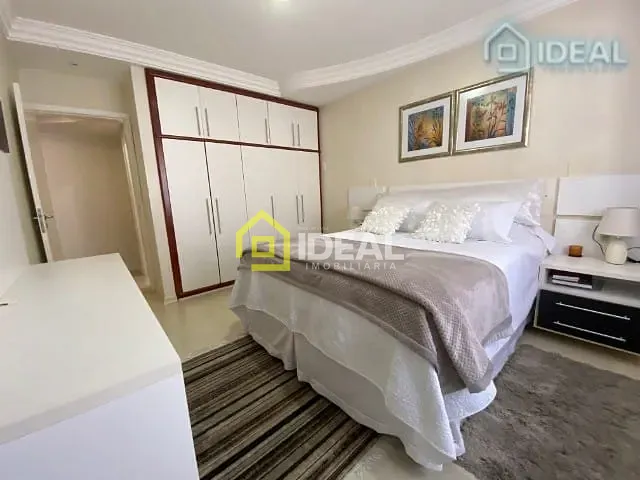 Apartamento 4 quartos e 4 banheiros, à venda, no bairro Centro em Concórdia