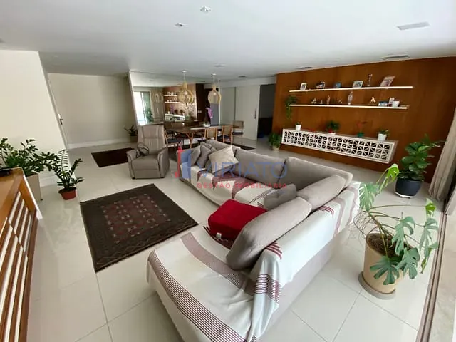Apartamento com 260m², para alugar, no bairro Barra da Tijuca em Rio de Janeiro