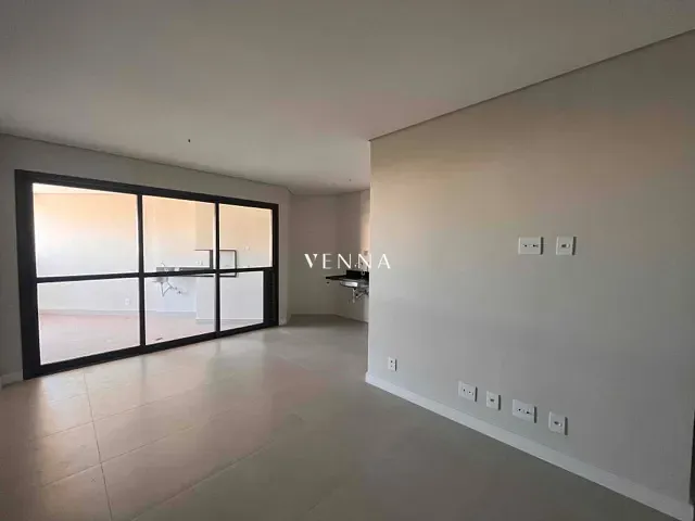 Apartamento 3 quartos e 2 banheiros, à venda, no bairro Centro em Londrina