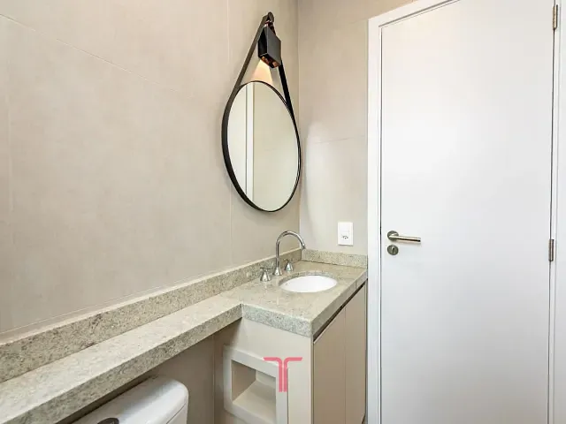 Apartamento 2 quartos e 2 banheiros, para alugar, no bairro Capão Raso em Curitiba