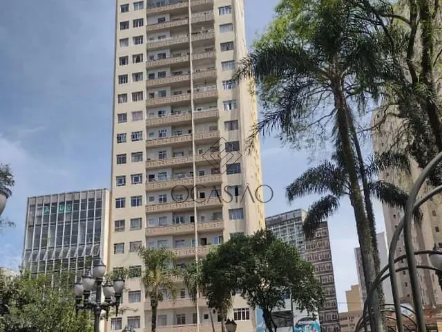 Apartamento 3 quartos e 2 banheiros, à venda, no bairro Centro em Curitiba