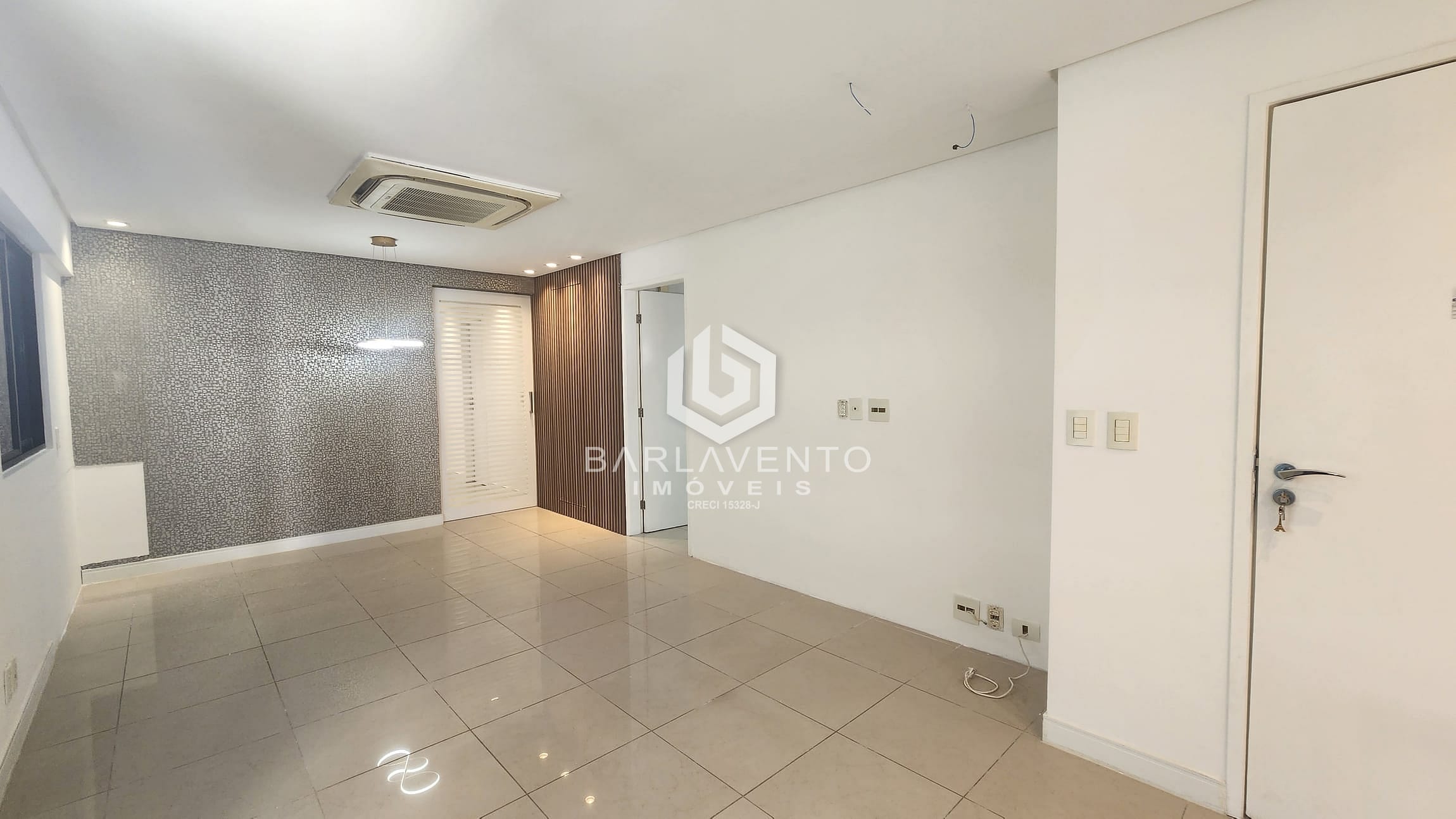 Apartamento à venda e aluguel com 2 quartos, 70m² - Foto 4
