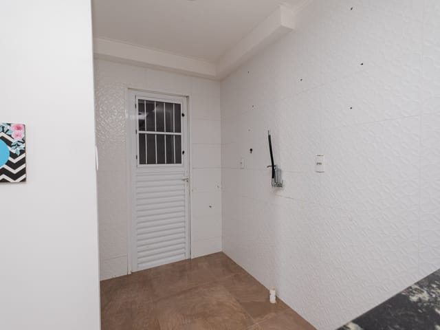 Apartamento com 49m² 2 quartos e 1 banheiro, à venda ou para alugar, no bairro Areal em Pelotas