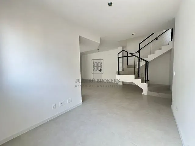 Apartamento 2 quartos e 2 banheiros, à venda, no bairro Balneário estreito em Florianópolis