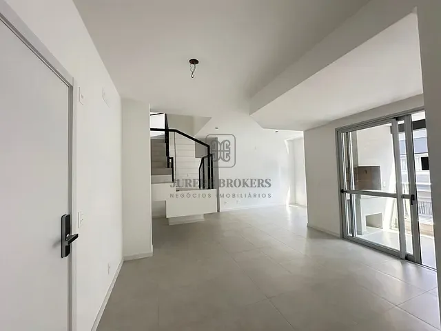 Apartamento 2 quartos e 2 banheiros, à venda, no bairro Balneário estreito em Florianópolis