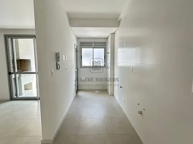 Apartamento 2 quartos e 2 banheiros, à venda, no bairro Balneário estreito em Florianópolis
