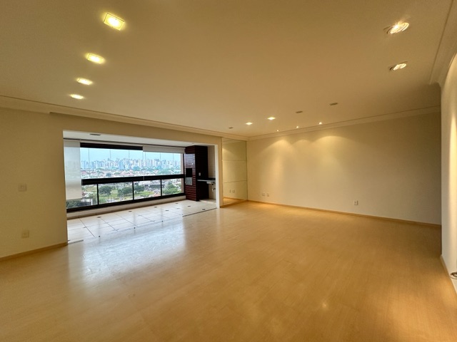 Apartamento com 325m² 3 quartos e 5 banheiros, à venda, no bairro Jardim do Lago em Londrina