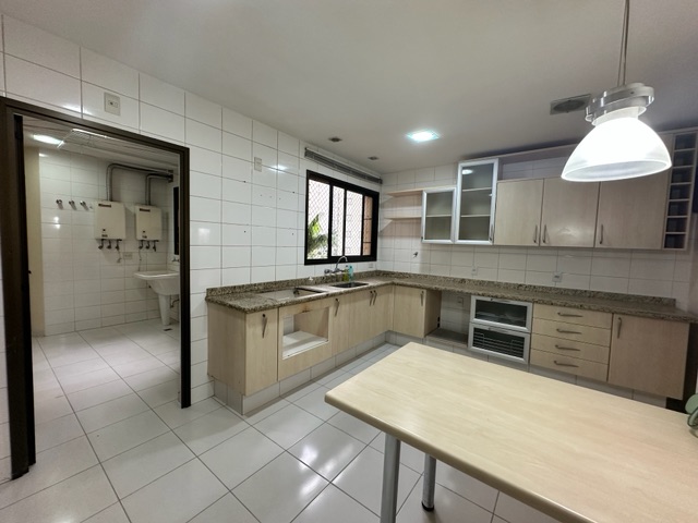 Apartamento com 325m² 3 quartos e 5 banheiros, à venda, no bairro Jardim do Lago em Londrina