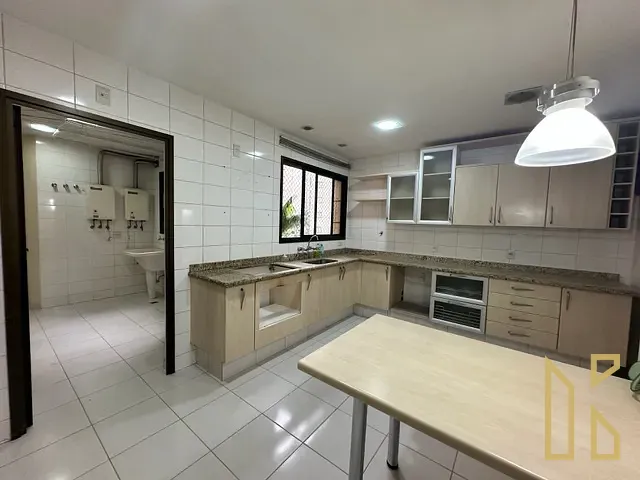 Apartamento com 325m² 3 quartos e 5 banheiros, à venda, no bairro Jardim do Lago em Londrina