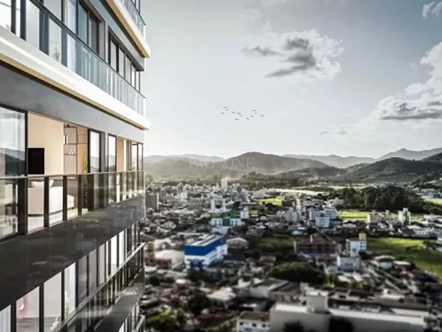 Apartamento 3 quartos e 4 banheiros, à venda, no bairro Centro em Camboriú