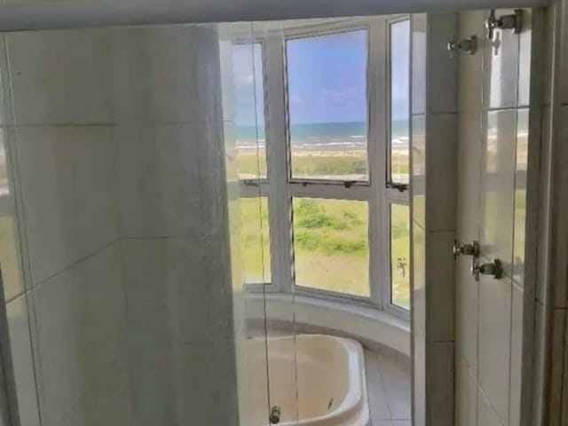Apartamento 3 quartos e 5 banheiros, à venda, no bairro Atalaia em Aracaju